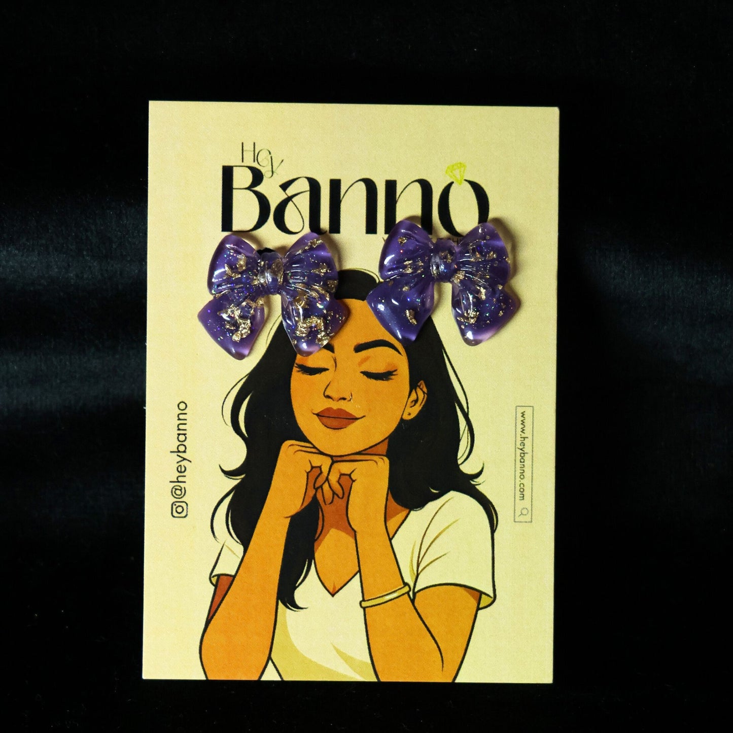 Amora Bow - Hey Banno