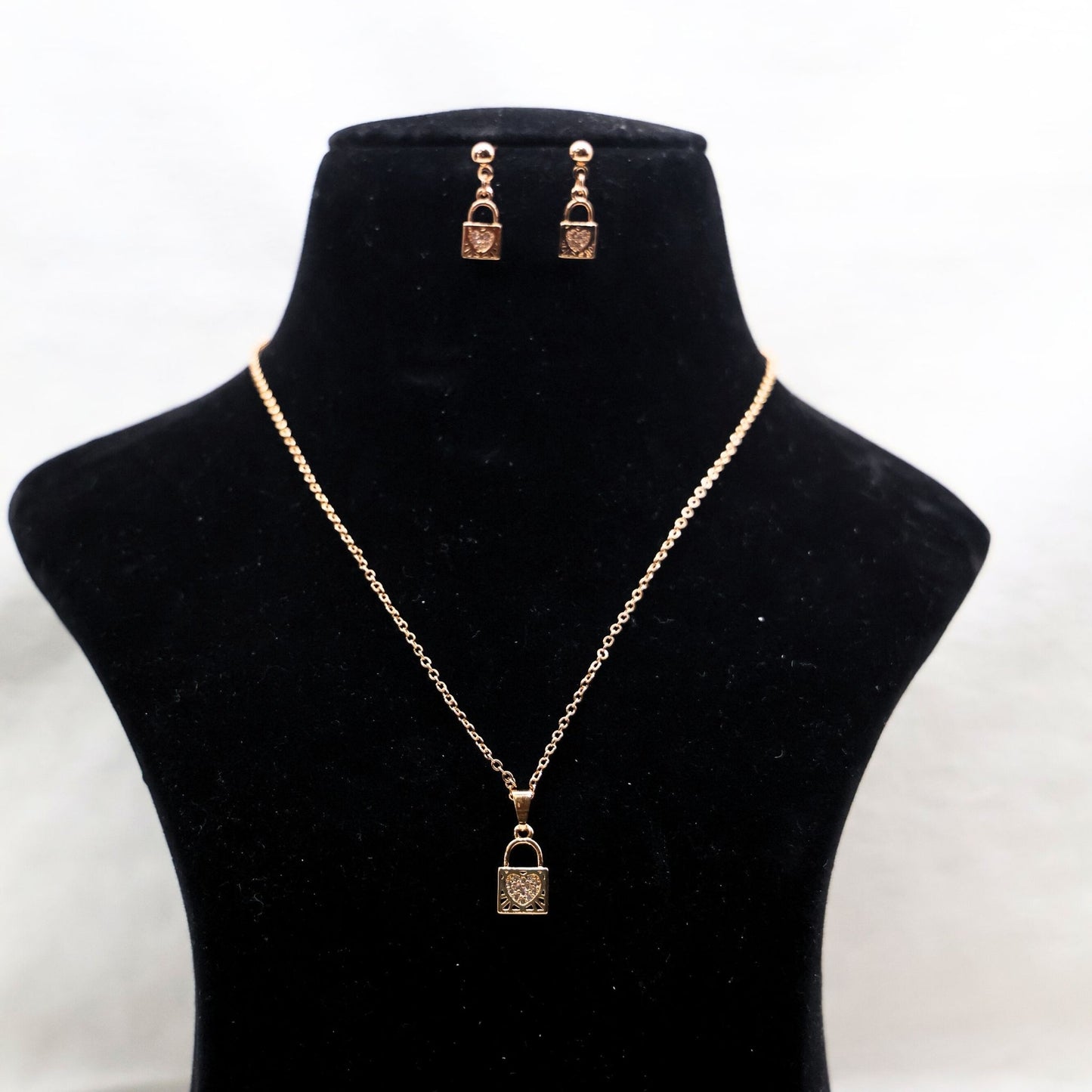 Lock n’ Pop - Hey Banno