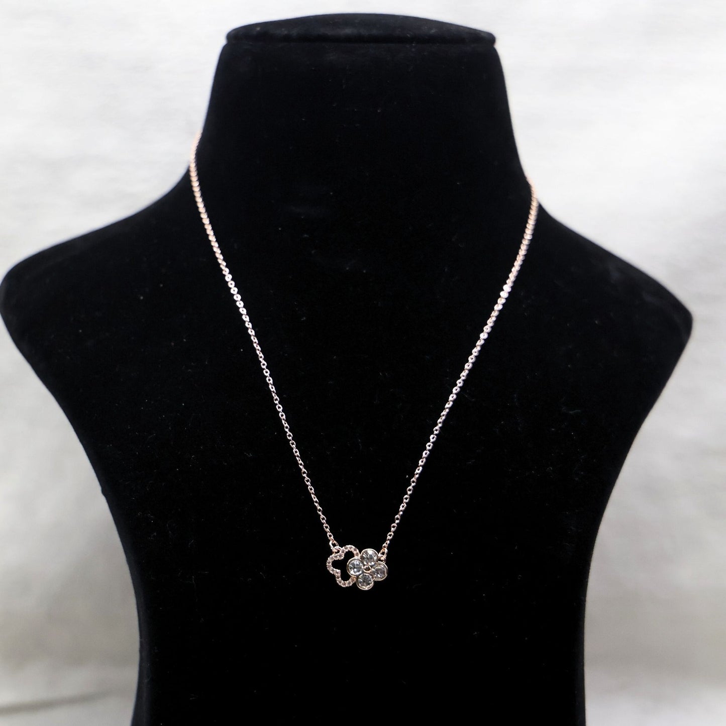 Florin Pendant - Hey Banno