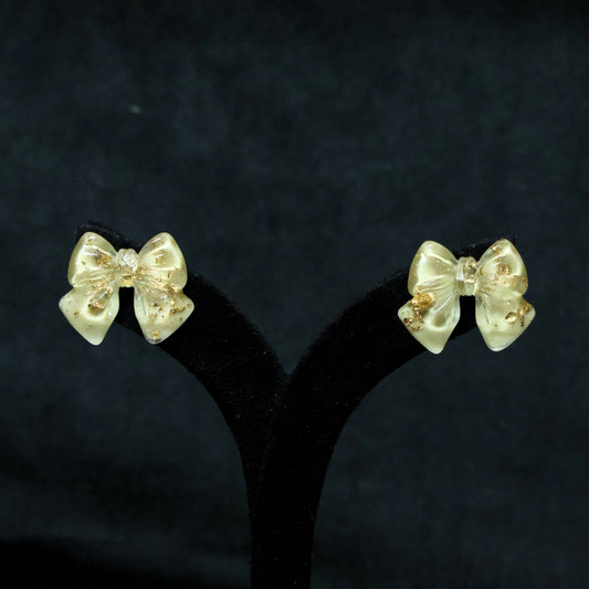 Amora Bow - Hey Banno