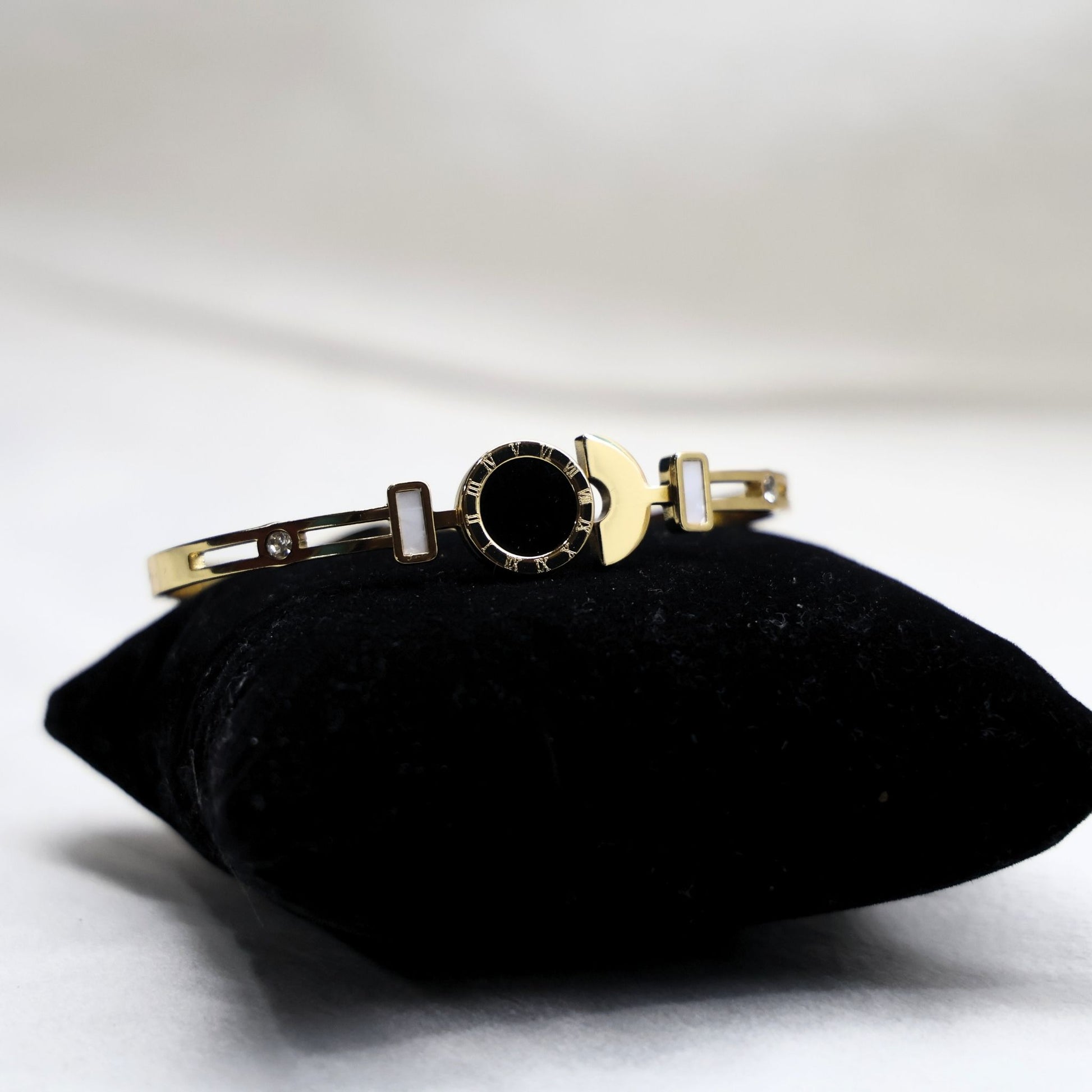 Black Regent Bracelet - Hey Banno