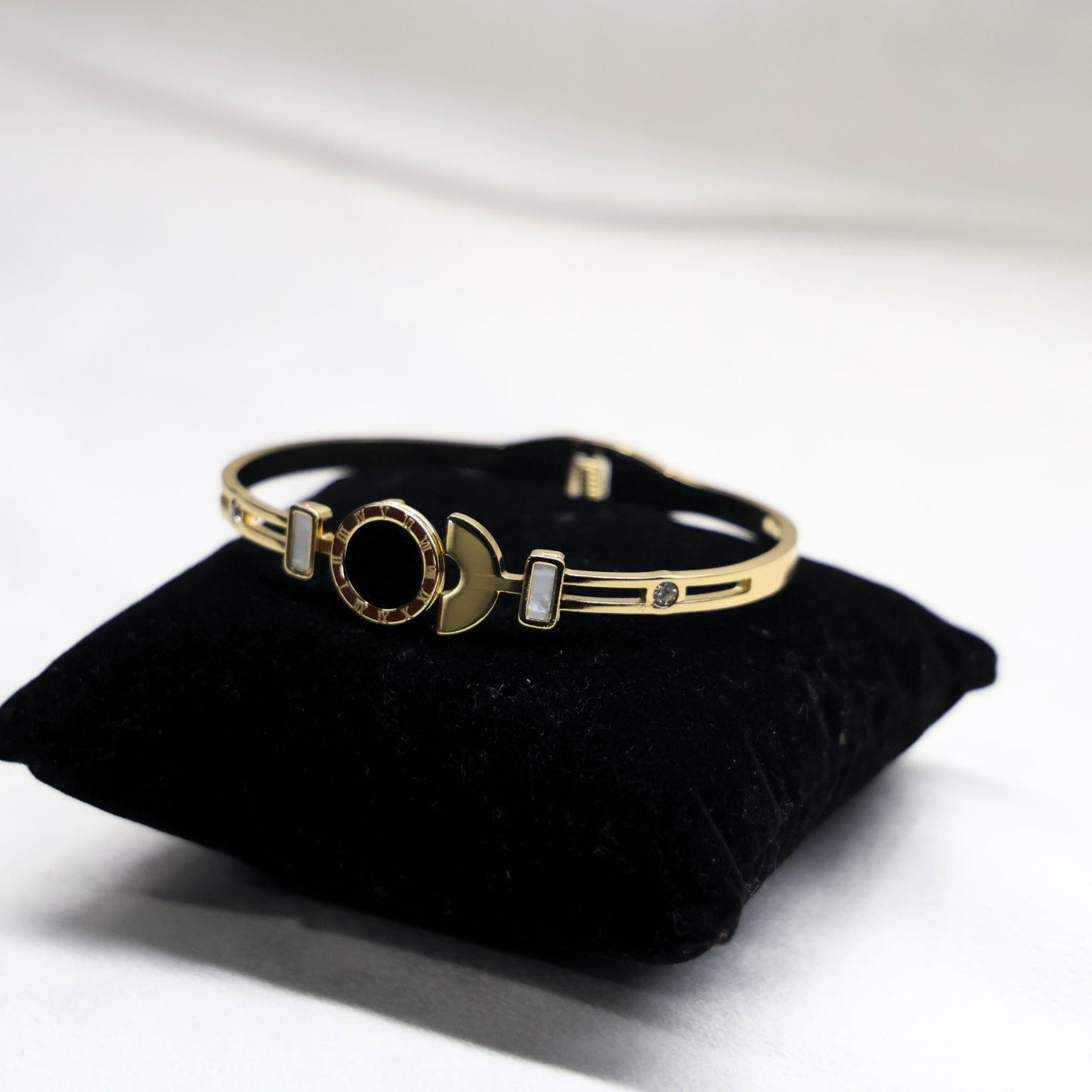 Black Regent Bracelet - Hey Banno